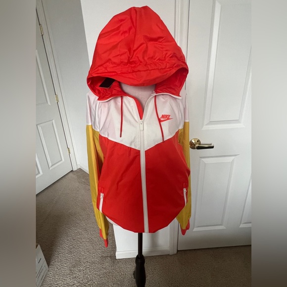 Nike Hooded Jacket - Picture 5 of 9